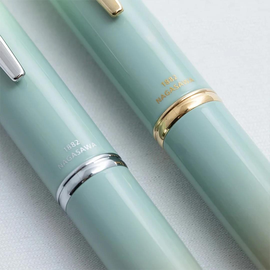 NAGASAWA Limited Edition: Higashi-Kawasaki Harbor Mint Green 18K Gold Retractable Fountain Pen