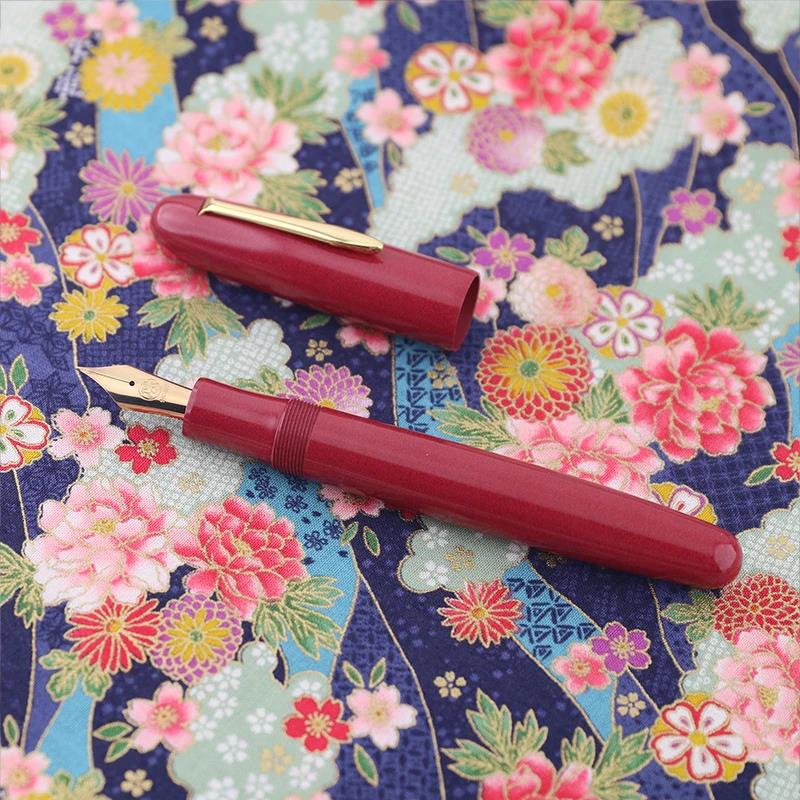 Eboya Shoumokuya Hoju L Limited Color Akane Hard Rubber 14K Gold Fountain Pen