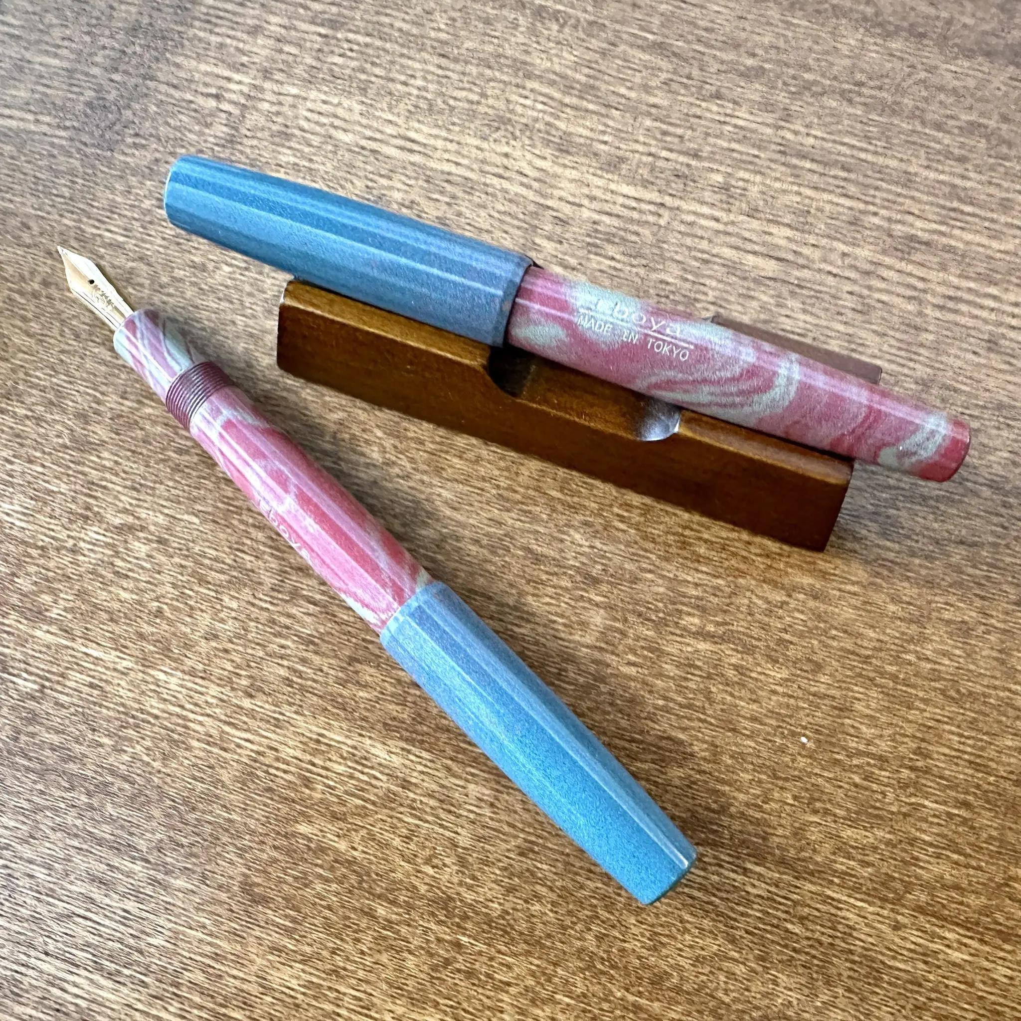 Eboya Emuya 2025 Maruzen Pen Show Exclusive: 棗 NATSUME M Model (Hana Sora Shade) – Hard Rubber Fountain Pen with 14K Gold Nib