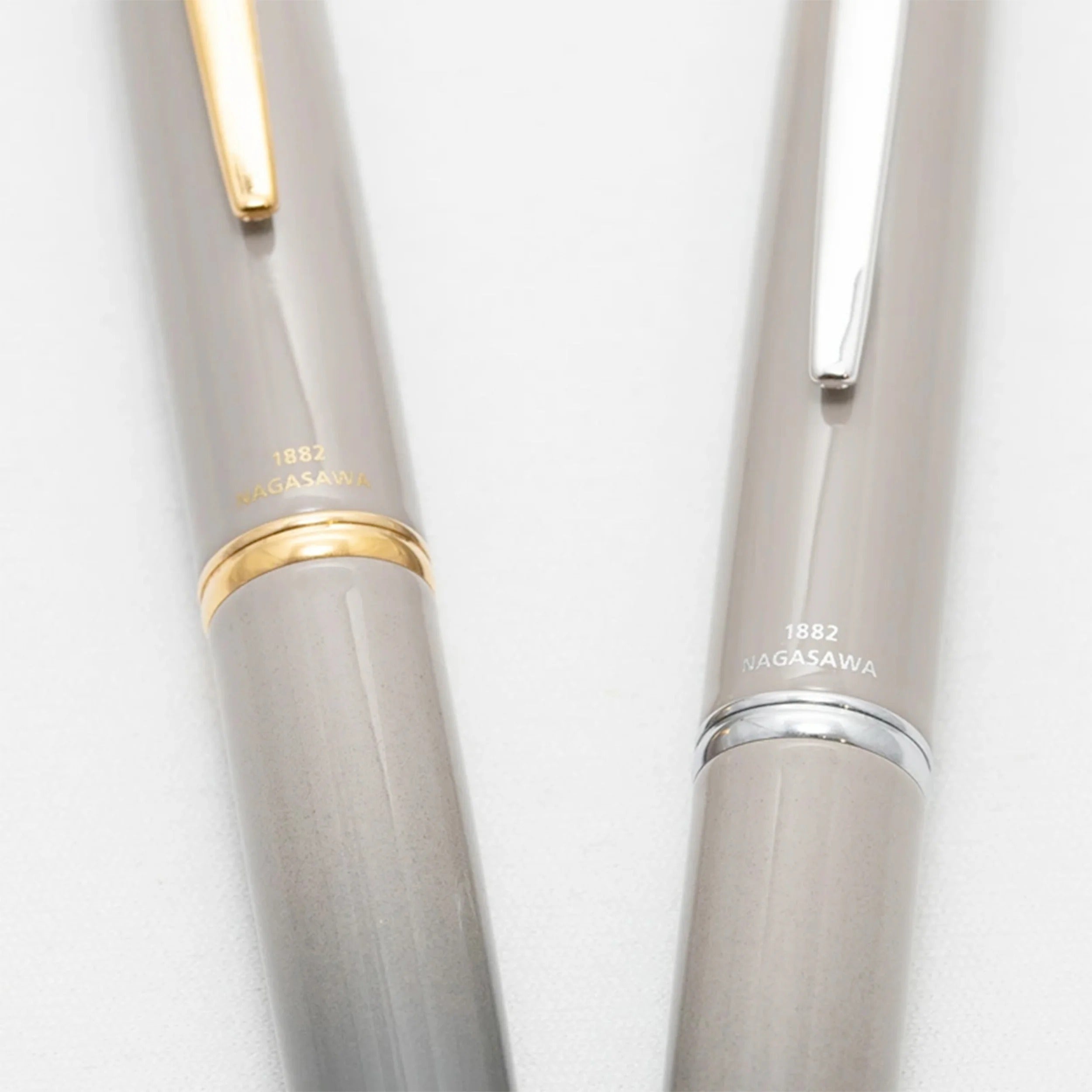 Nagasawa Exclusive Coastal Gray, 18K Gold Pilot Retractable Fountain Pen