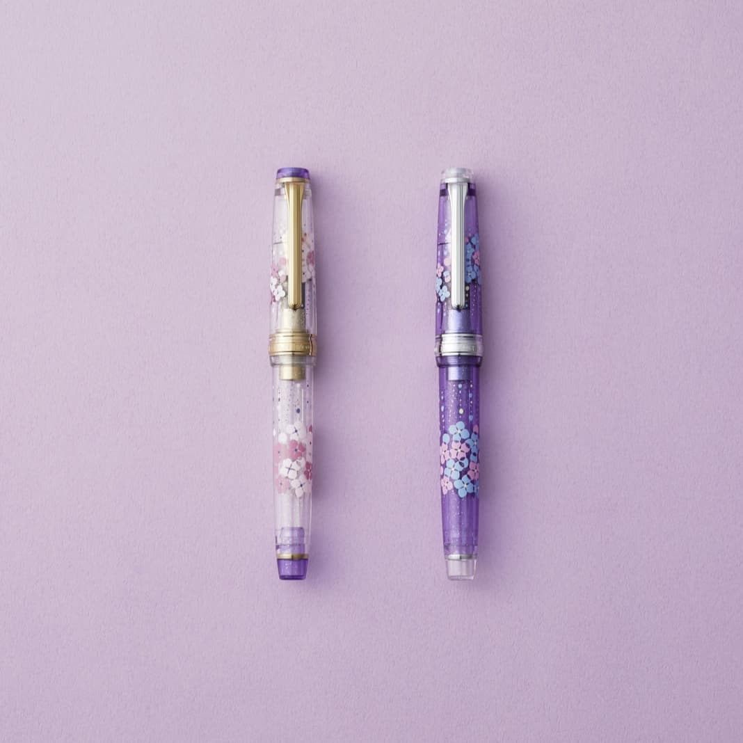 Limited Edition Ancora Hydrangea 14K Gold Sailor Medium Fountain Pen & Colored Ink Gift Set