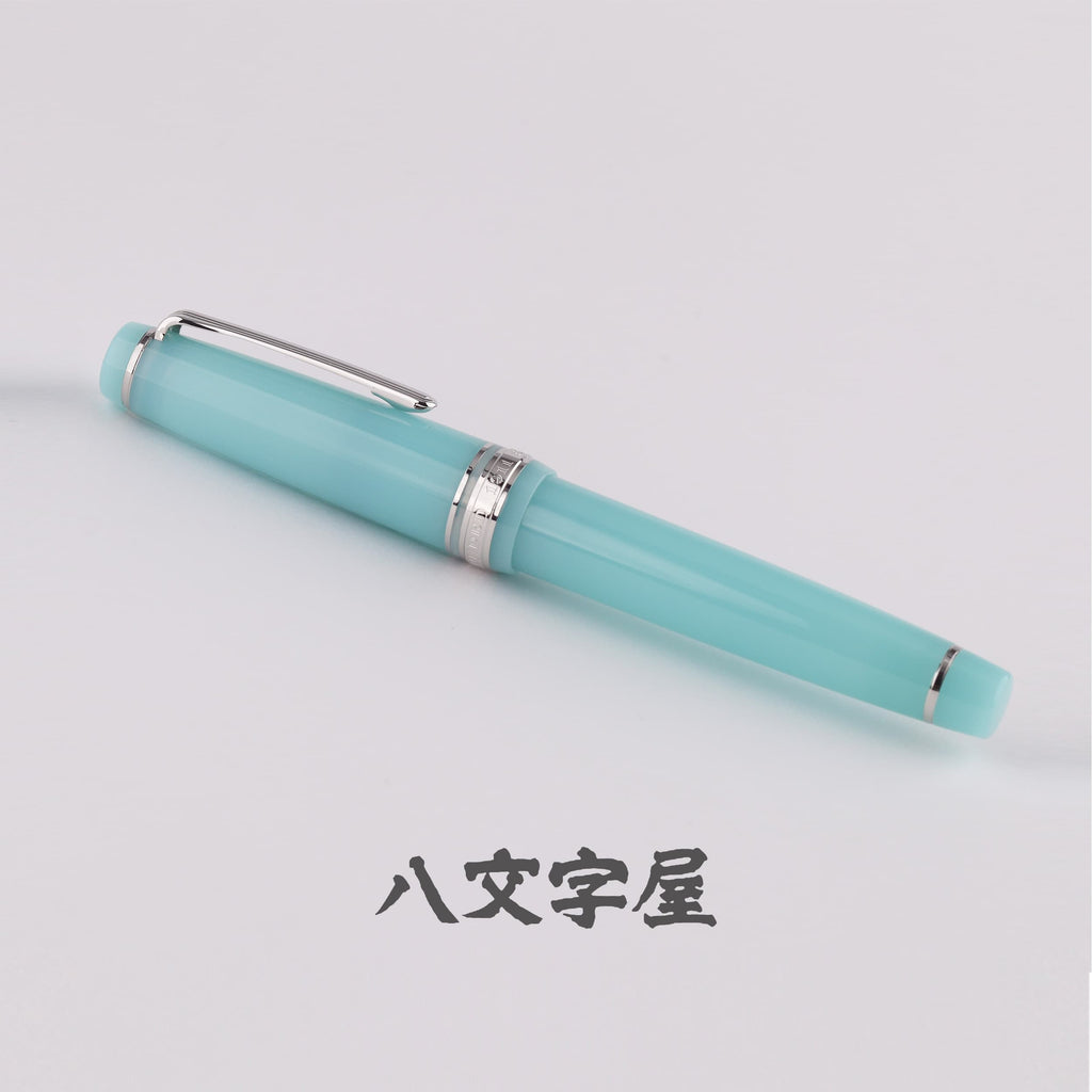 Hachimonjiya Limited Edition Kurage 21K Gold Sailor Fountain Pen