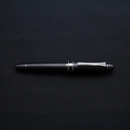 Nagasawa PenStyle DEN Exclusive Edition: Black Sailor Fountain Pen with 21K Gold Nib (M/B Tip Grades)