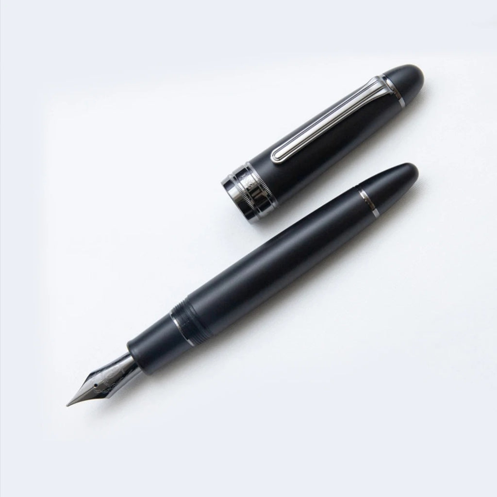 Nagasawa PenStyle DEN Exclusive Edition: Black Sailor Fountain Pen with 21K Gold Nib (M/B Tip Grades)