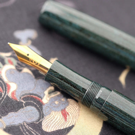 Eboya Emuya 萌芽 HOUGA / 方舟 HAKOBUNE M Model - Exclusive Aqua Pattern Shade: Hard Rubber Fountain Pen with 14K Gold Nib