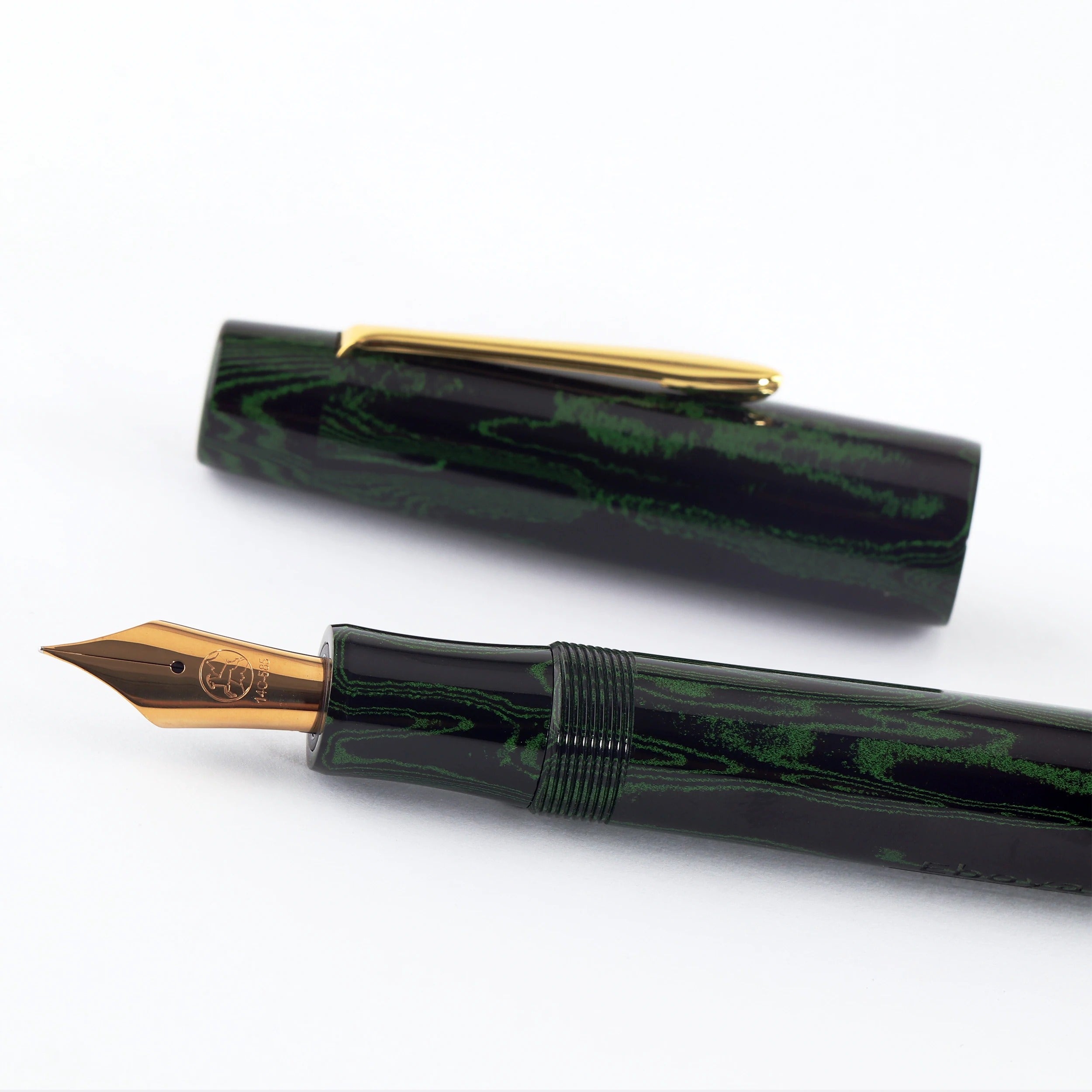 Eboya Brand - 棗 NATSUME Series Fountain Pen L size | Limited-Edition Color: Xunfeng Striped White | Hard Rubber Body | 14K Gold Nib