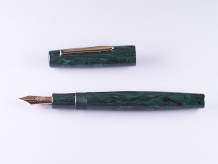 Eboya Brand - 棗 NATSUME Series Fountain Pen M size | Limited-Edition Color: Green & Black Patterned Finish | Hard Rubber Body | 14K Gold Nib
