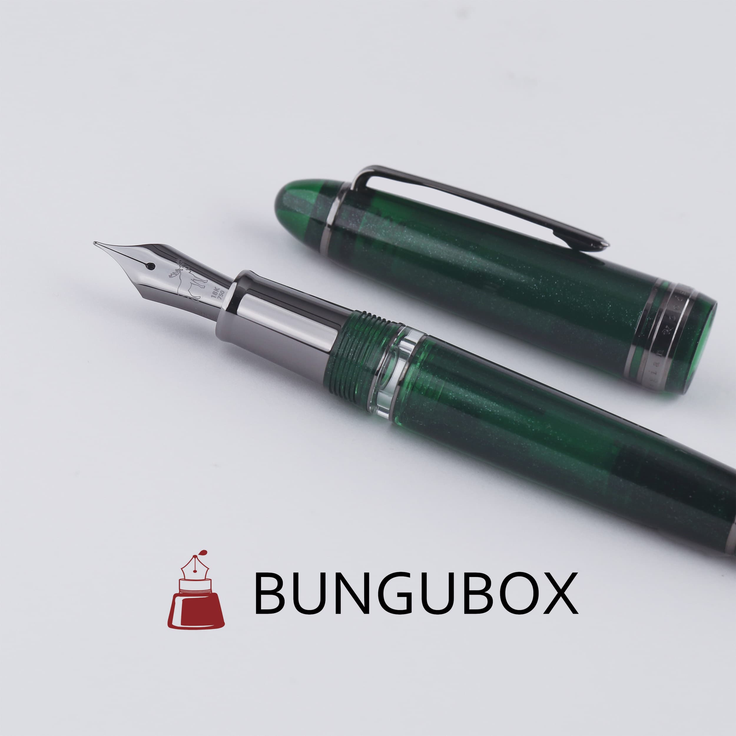 BUNGUBOX Original Large Fountain Pen Norwegian Wood 18K Gold Low Center of Gravity Section