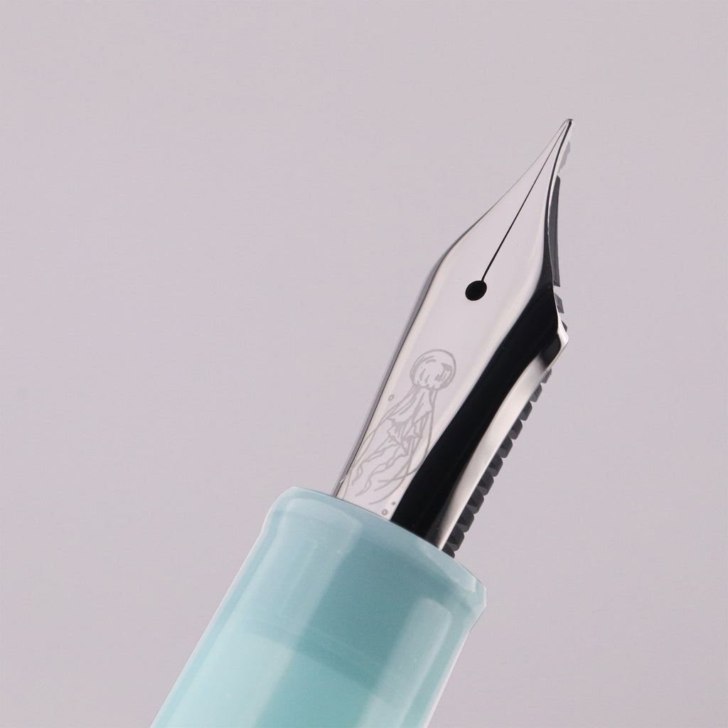 Hachimonjiya Limited Edition Kurage 21K Gold Sailor Fountain Pen