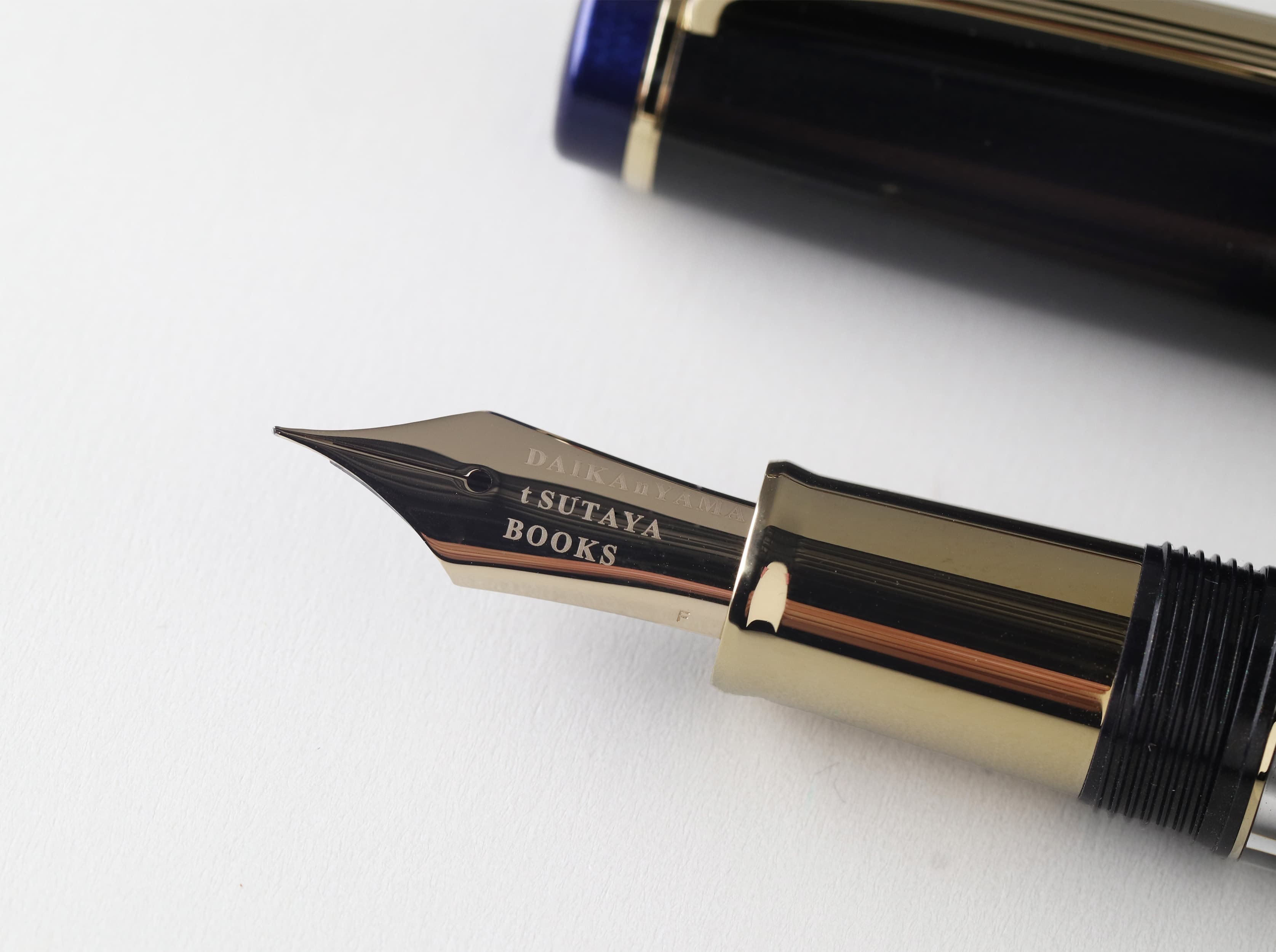 Tsutaya Books Daikanyama Limited Edition 21K Gold Low-Center-of-Gravity Grip Piston-Filling Sailor Large Fountain Pen