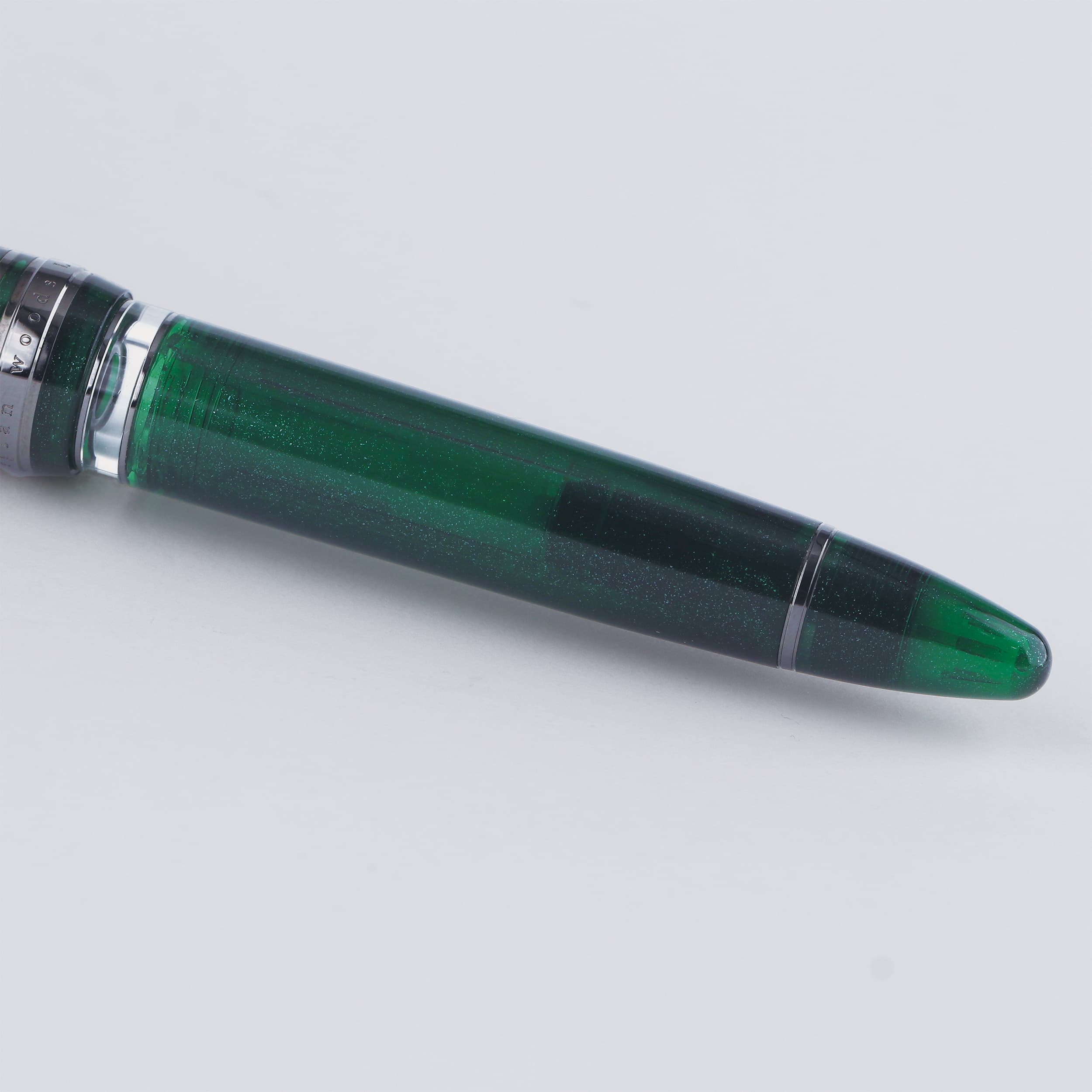 BUNGUBOX Original Large Fountain Pen Norwegian Wood 18K Gold Low Center of Gravity Section