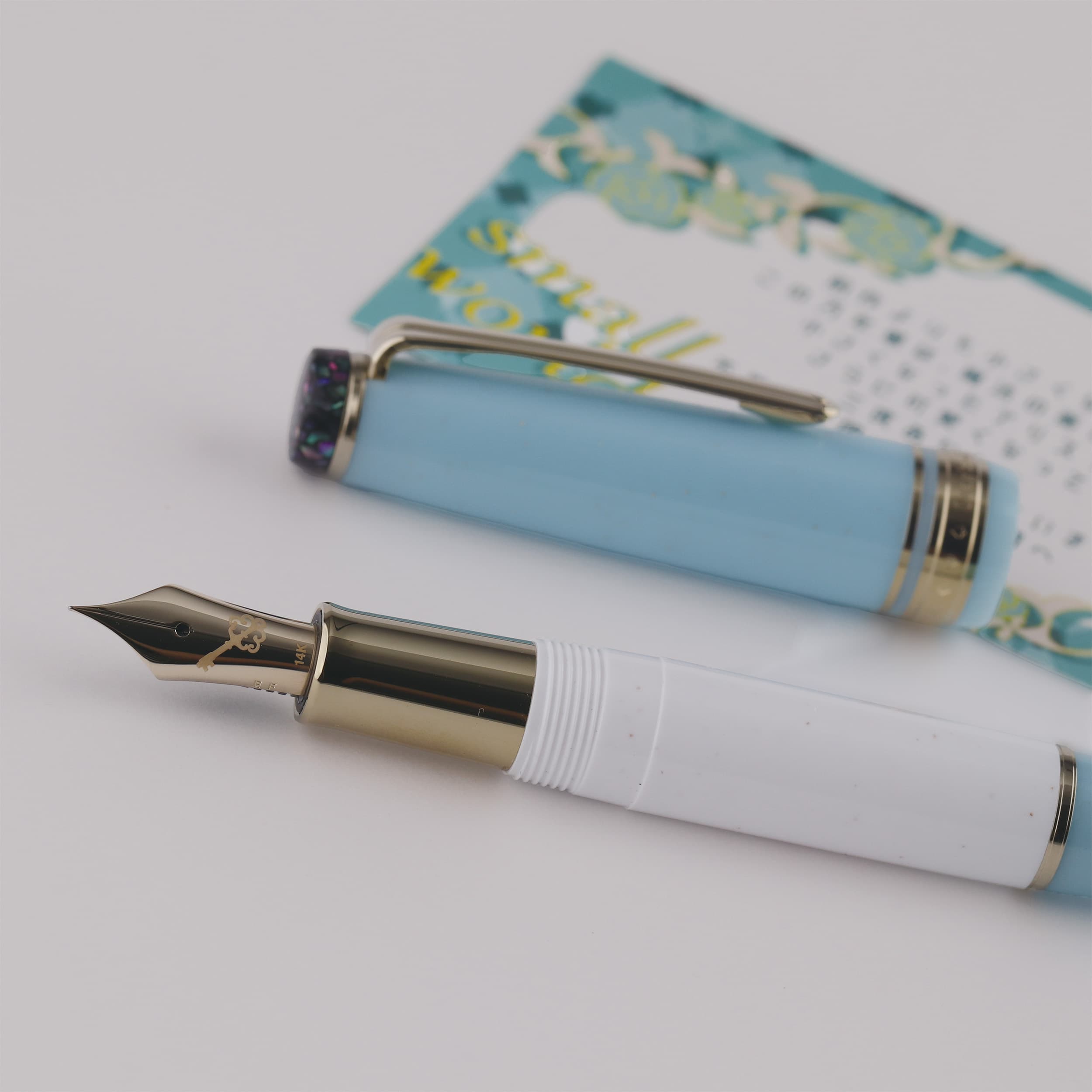 BUNGUBOX Alice 14K Gold Low Center of Gravity Mother-of-Pearl Crown Short Fountain Pen (Sailor Short Model)