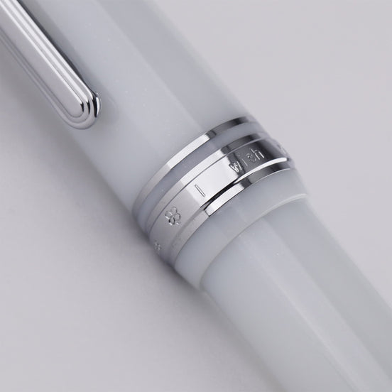 BUNGUBOX Limited Edition First Love 14K Gold Mother-of-Pearl Crown Sailor Standard Model Fountain Pen