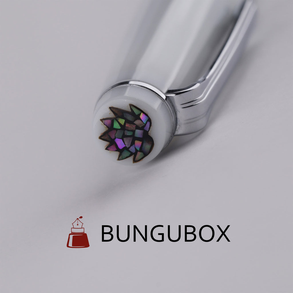 BUNGUBOX Limited Edition First Love 14K Gold Mother-of-Pearl Crown Sailor Standard Model Fountain Pen