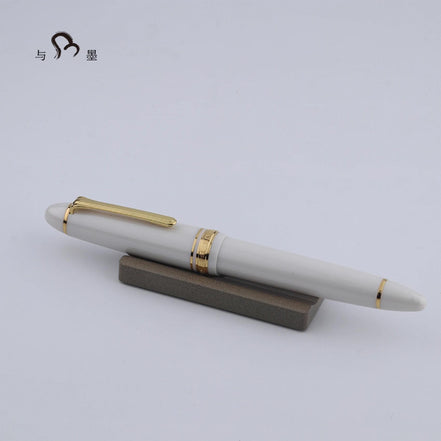 Sailor Vintage 1911 Fountain Pen, Yukio Nagahara Modified Nib, Pearlescent White Torpedo Shape, 21K Gold, Full Gold Nib