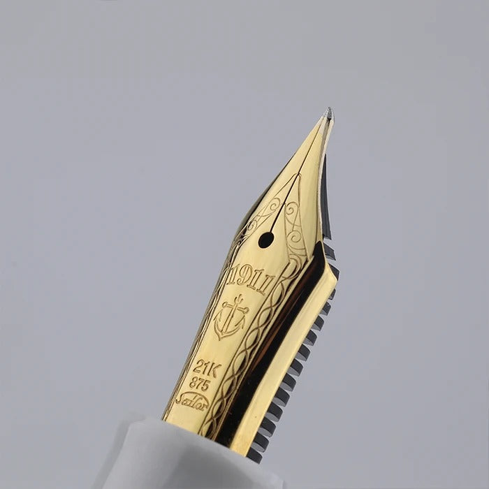 Sailor Vintage 1911 Fountain Pen, Yukio Nagahara Modified Nib, Pearlescent White Torpedo Shape, 21K Gold, Full Gold Nib