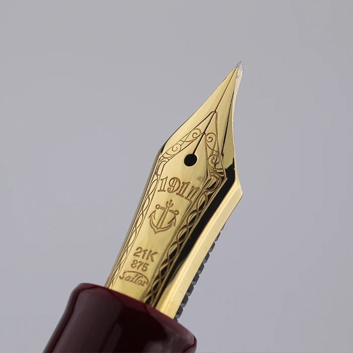 Sailor Vintage 1911 Fountain Pen, Yukio Nagahara Modified Nib, Burgundy Torpedo Shape, 21K Gold, Full Gold Nib