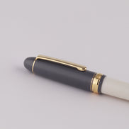 Nagasawa Exclusive Ivory White 14K Gold Platinum Fountain Pen with Weather Vane Engraving