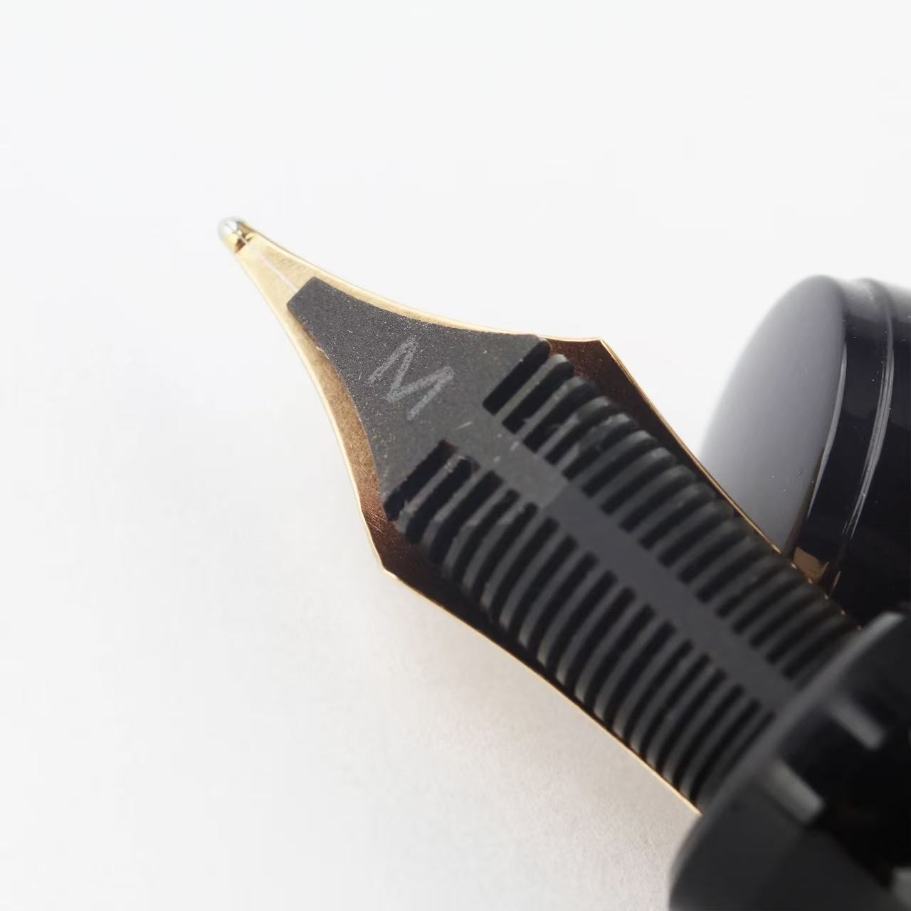 Aurora Optima Sole 14K Gold Nib Fountain Pen