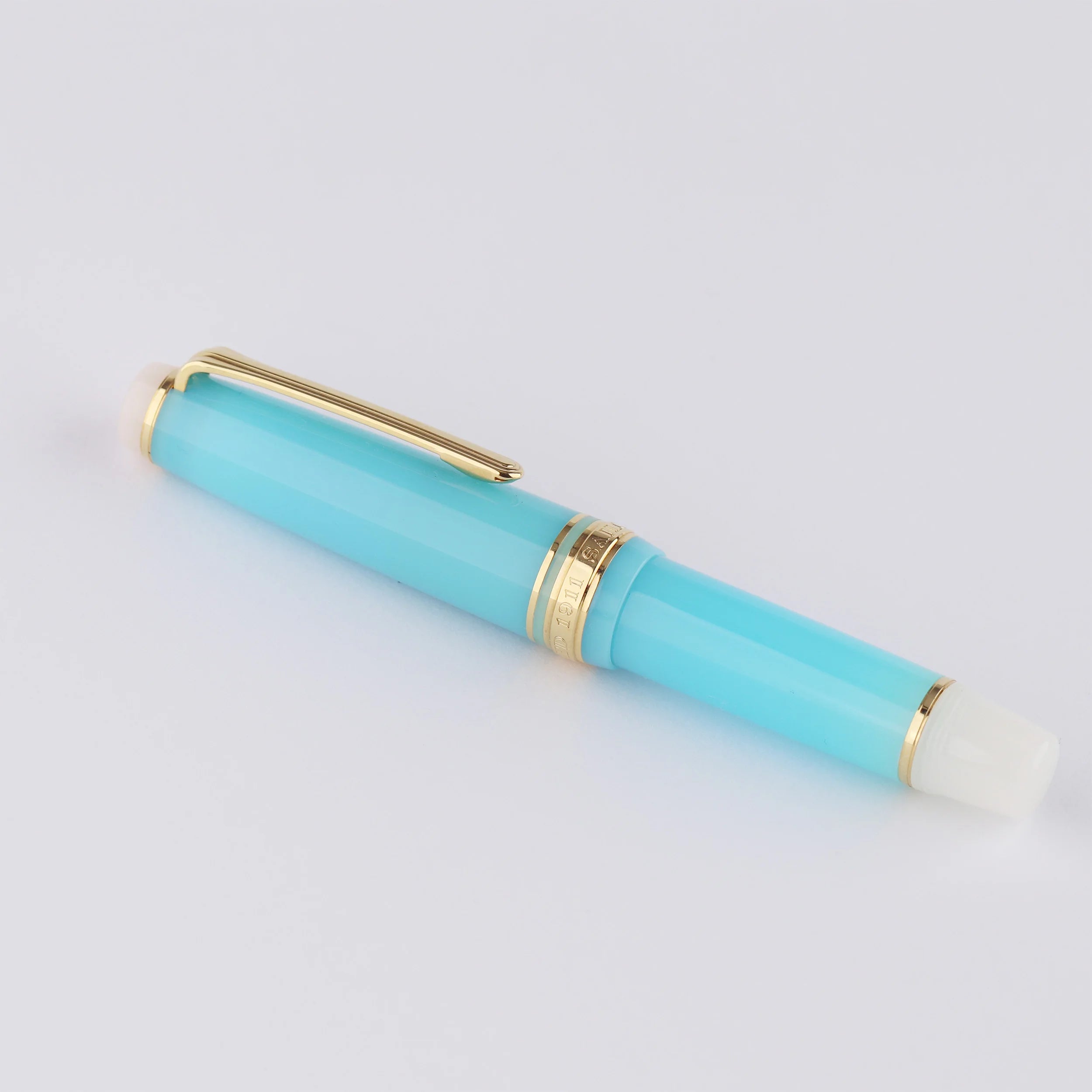 Kingdom Note Limited Edition x Sailor Sea Rabbit Blue 14K Gold Nib Short Fountain Pen